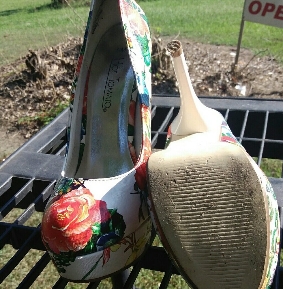 Heels - Picture 2 of 2